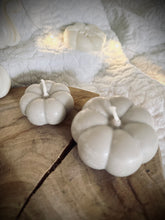 Charger l'image dans la galerie, Bougie citrouille grise / Parfum au choix
