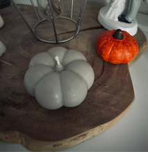 Charger l'image dans la galerie, Bougie citrouille grise / Parfum au choix