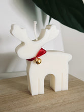 Charger l'image dans la galerie, Bougie Cerf / Parfum sapin de noël