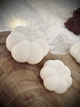 Charger l'image dans la galerie, Bougie citrouille blanche / Parfum au choix
