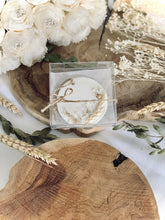 Charger l'image dans la galerie, Suspension de cire fleuris - Parfum Bois de oud - Lot de 2