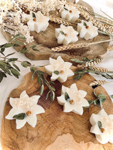 Charger l'image dans la galerie, Fondants Fleuris / Parfum Bois de Santal