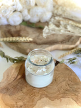 Charger l'image dans la galerie, Pré-commande de Bougies Florales parfumées avec couvercle en liège - grand format - Lot de 50 - Personnalisable