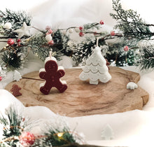 Charger l'image dans la galerie, Bougie Bonhomme en pain d’épices 🎄 / Parfum thé au pain d’épices
