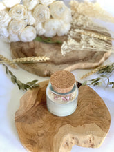 Charger l'image dans la galerie, Pré-commande de Bougies Florales parfumées avec couvercle en liège - grand format - Lot de 10 - Personnalisable