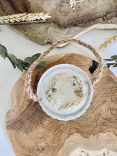 Charger l'image dans la galerie, Pré-commande de Bougie Florale parfumée - Lanterne - Personnalisable