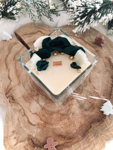 Charger l'image dans la galerie, Bougie florale Noël 🎄/ Parfum Panettone / mèche en bois