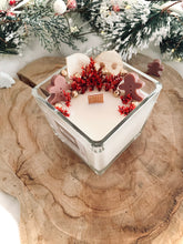 Charger l'image dans la galerie, Bougie florale Noël 🎄/ Parfum Thé au pain d’épices / mèche en bois