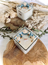 Charger l'image dans la galerie, Bougie Florale / Parfum Fleur de Tiaré / Mèche en bois