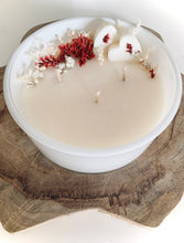 Charger l'image dans la galerie, Bougie Florale parfumée - Centre de table - Personnalisable -