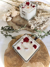 Charger l'image dans la galerie, Bougie Florale / Parfum Coquelicot / Mèche en bois