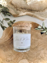 Charger l'image dans la galerie, Pré-commande de Bougies Florales parfumées avec couvercle en liège - petit format - Lot de 10 - Personnalisable