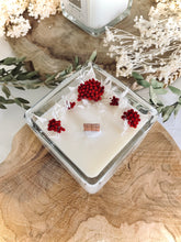 Charger l'image dans la galerie, Bougie Florale / Parfum Coquelicot / Mèche en bois