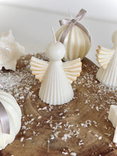 Charger l&#39;image dans la galerie, Bougie Ange - Parfum orchidée
