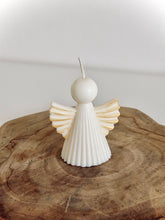 Charger l&#39;image dans la galerie, Bougie Ange - Parfum orchidée
